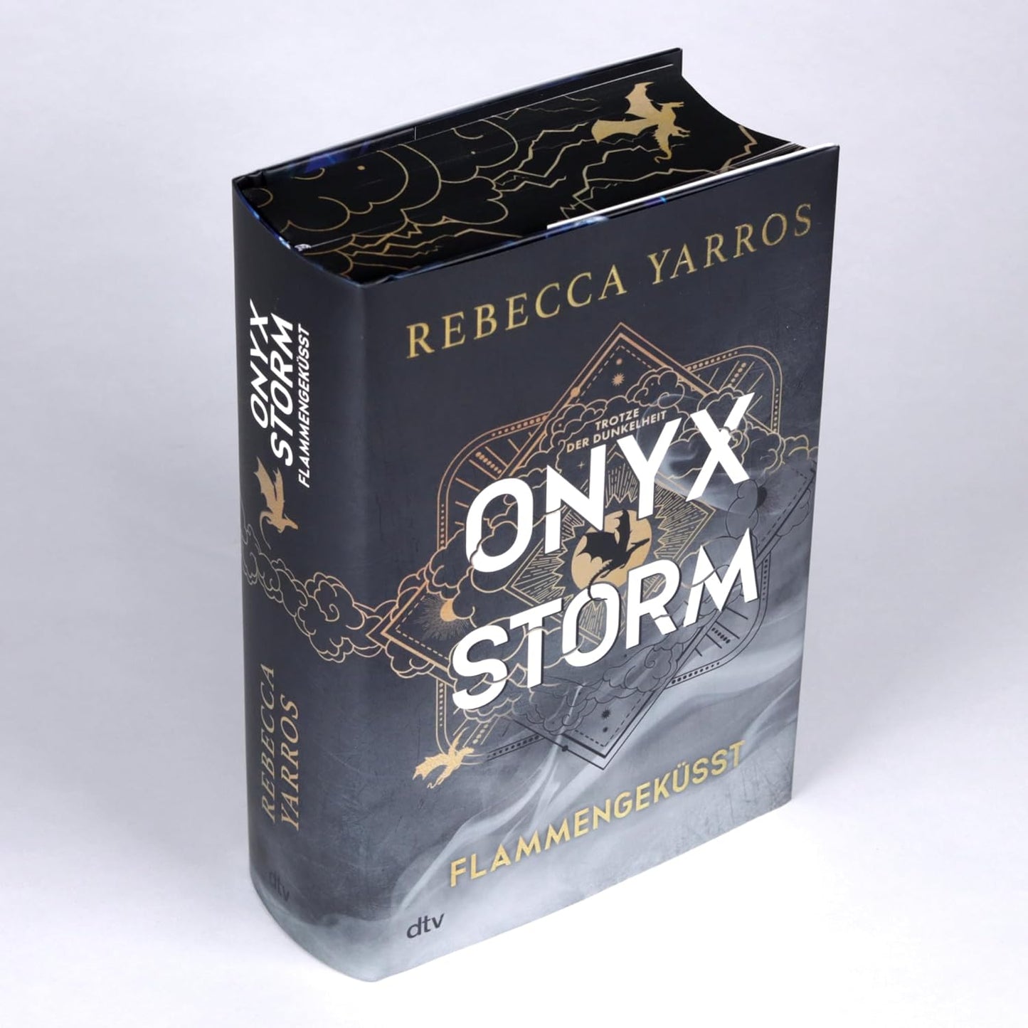 Onyx Storm - Flammengeküsst - Deluxe-Ausgabe mit atemberaubendem Farbschnitt (Flammengeküsst-Reihe, Band 3)
